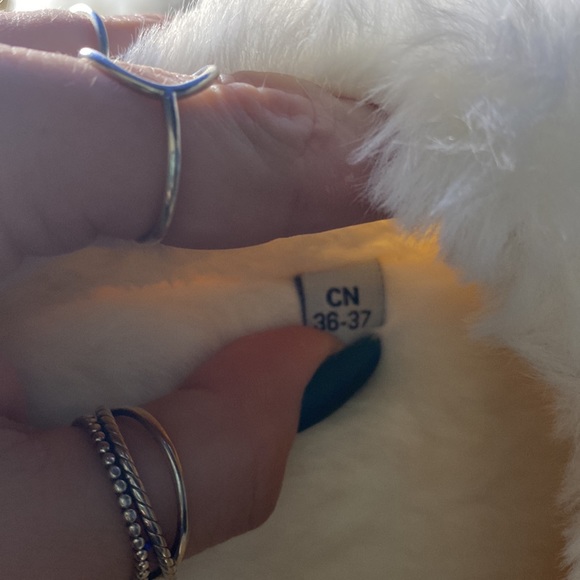 Bunny house slippers - Picture 4 of 4